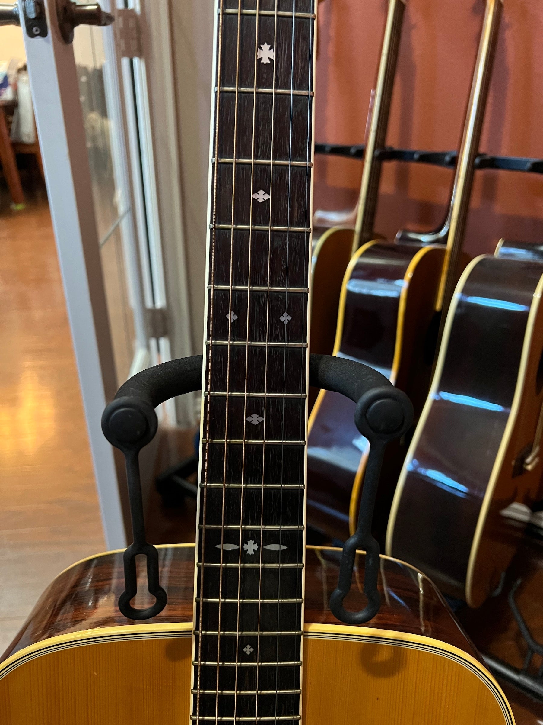 Tokai Custom Hummingbird  W   Acoustic Guitar