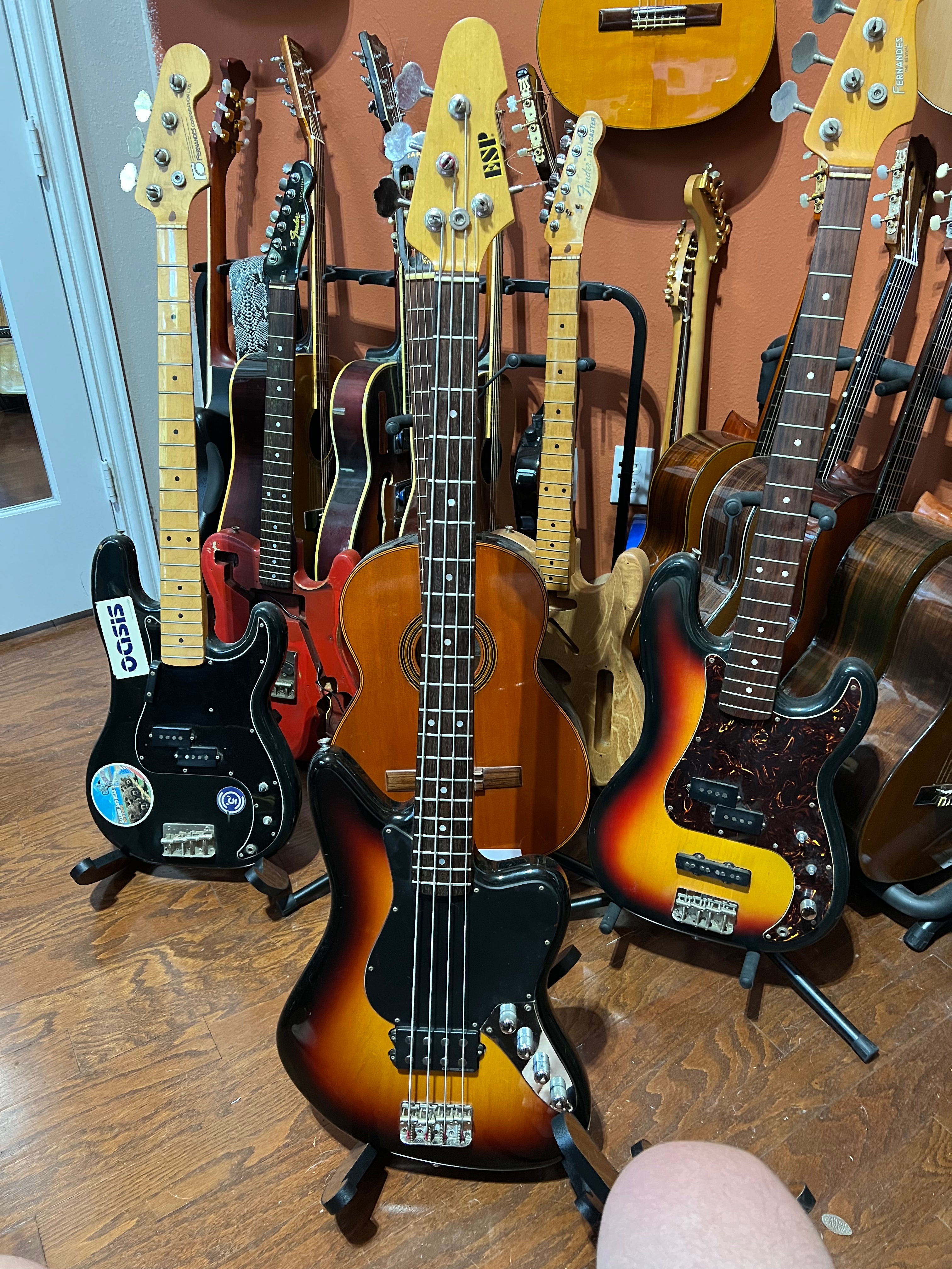 2000 ESP JG-200BM - Jaguar Jazz Bass - 3 Tone Burst - Free